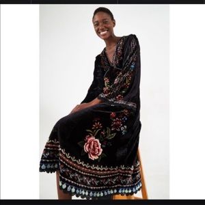 Farm Rio Velvet Floral Bell Sleeved Midi Dress NWT M